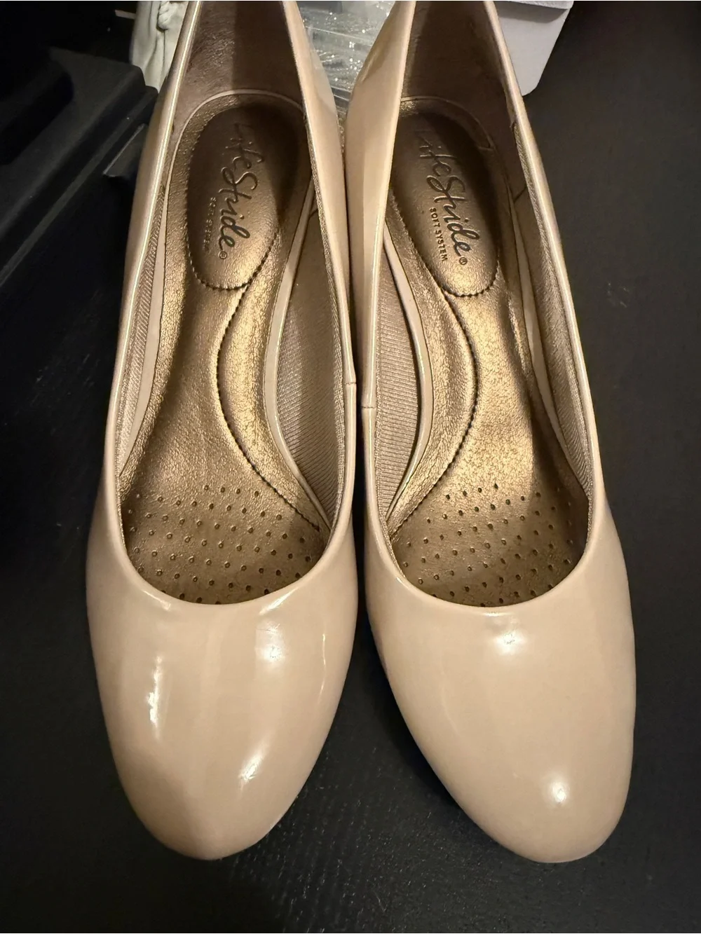 Life Stride Beige Patent Round-Toe Comfort heels